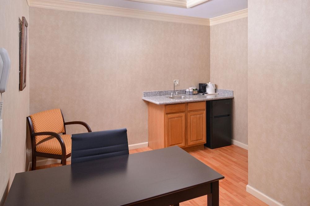 Western Hotel 3*